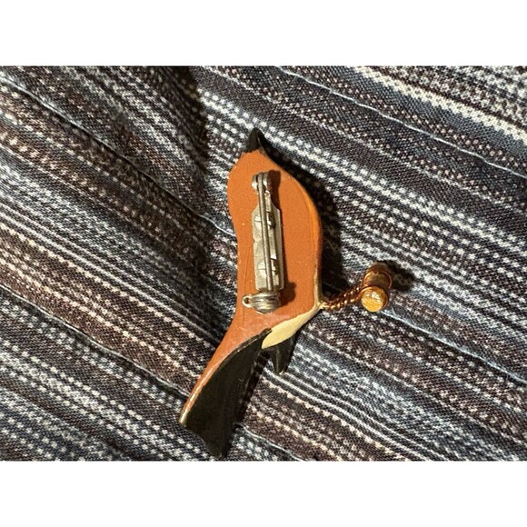 VINTAGE JAPANESE TAKAHASHI BIRD PIN BROOCH HAND CARVED & PAINTED - Picture 5 of 5